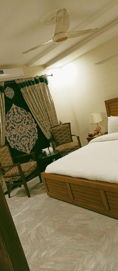 Bed & Breakfast Islamabad Hotel Стая снимка