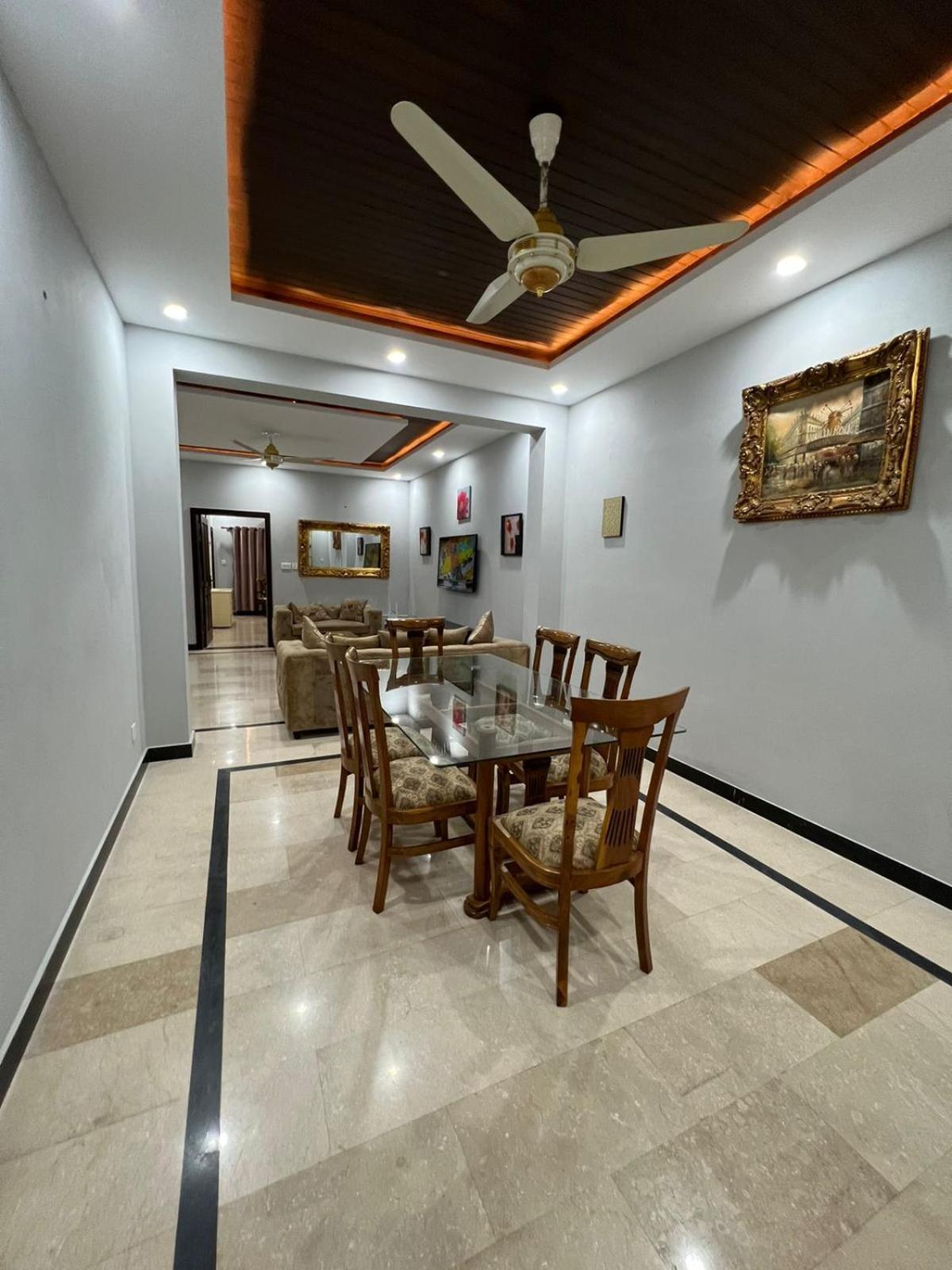Bed & Breakfast Islamabad Hotel Екстериор снимка